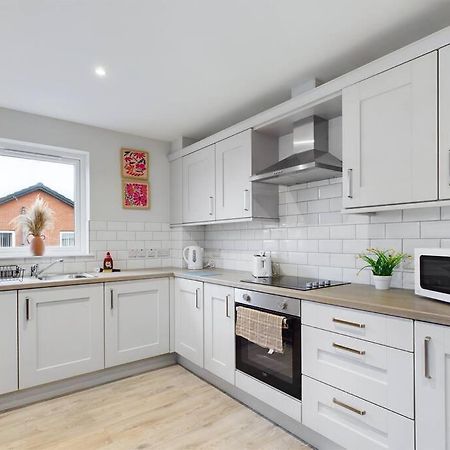 Contemporary 2-Bedroom Apartment Belfast Buitenkant foto